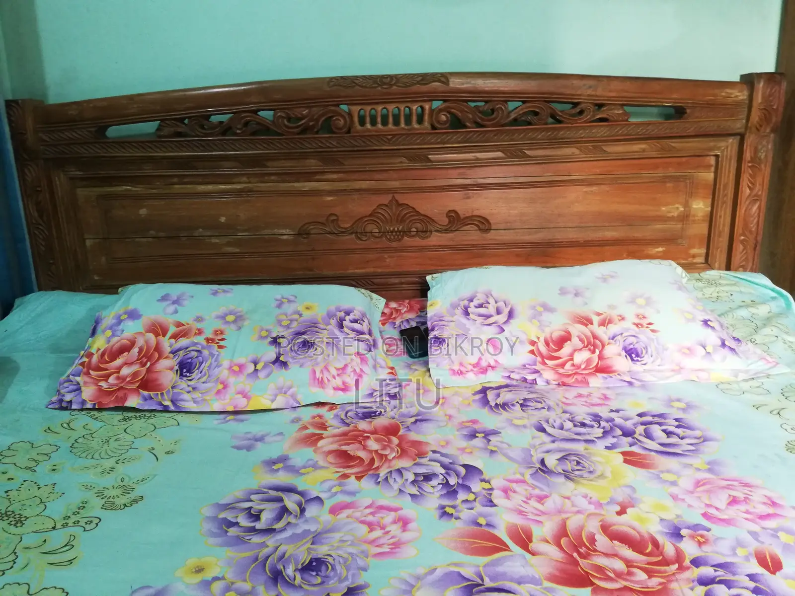 6ft Wooden Bed, Sturdy and Durable Teak Wood