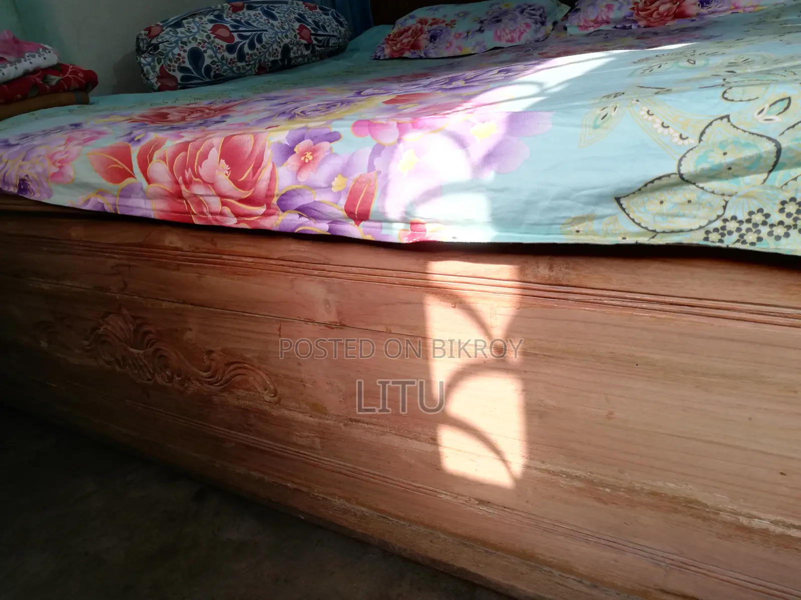 6ft Wooden Bed, Sturdy and Durable Teak Wood