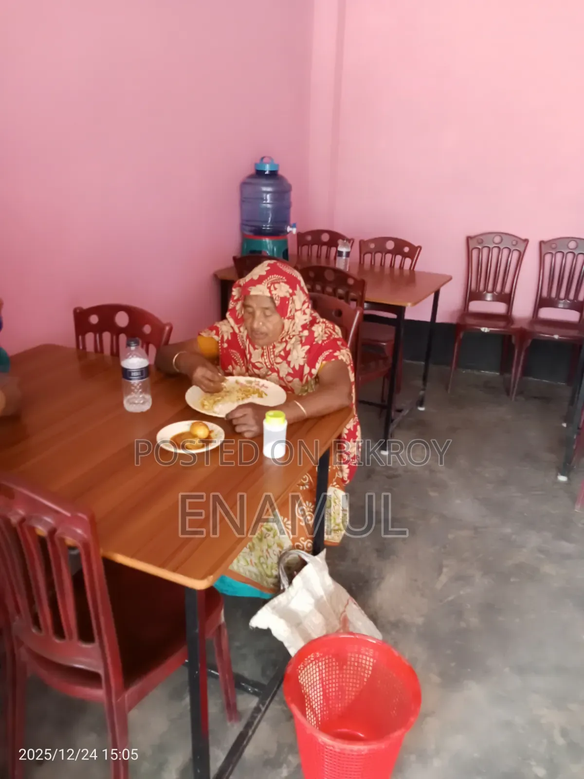 হোটেলের পণ্য বিক্রি