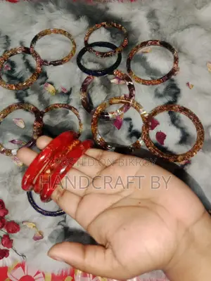 Style Yourself with Innovation! Premium Resin Flower Bangles