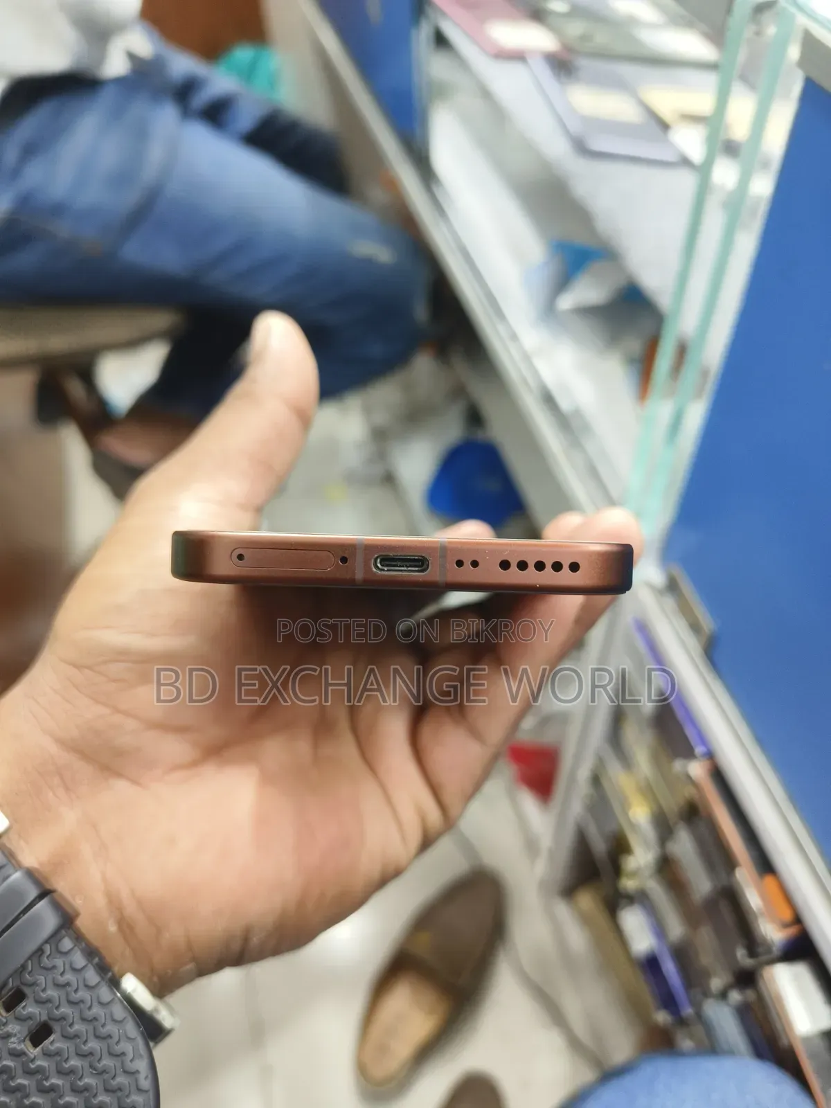 Vivo V70 256 GB Bronze