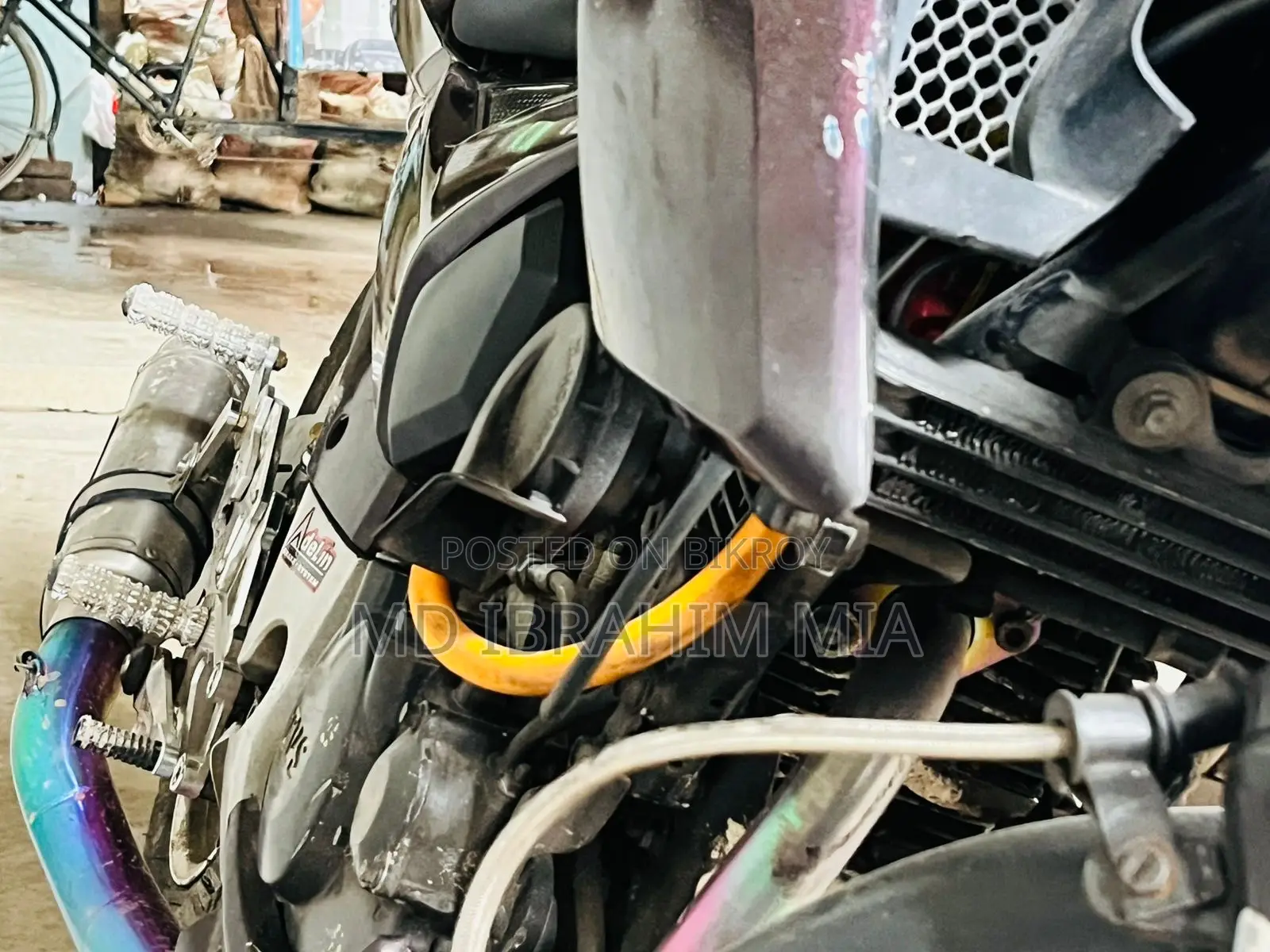 TVS Apache 160 4V 2019 Orange