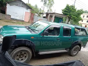 Nissan DoubleCab 2008 Green