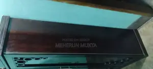 দেয়াল শোকেজ