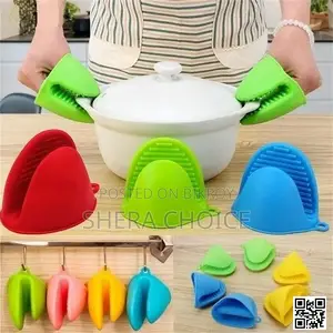 2 PCS Silicone Oven Pot Holder – গরম পাত্র ধরুন নিরাপদে ও সহজে!