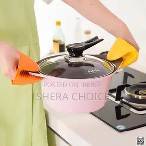 2 PCS Silicone Oven Pot Holder – Handle Hot Pots Safely and Easily!