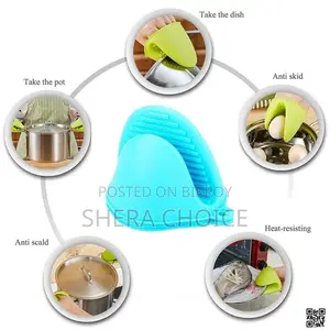 2 PCS Silicone Oven Pot Holder – Handle Hot Pots Safely and Easily!