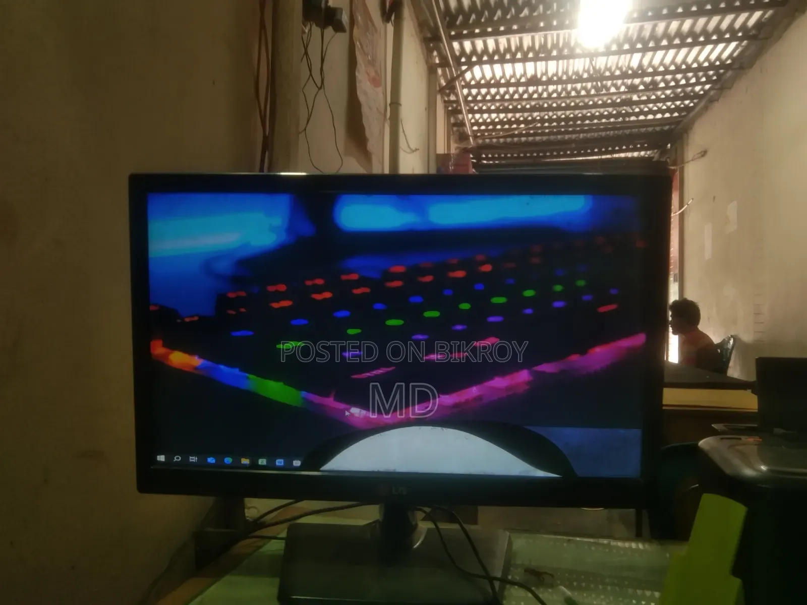 Monitor Sell Good Monitor, Only display has a problem