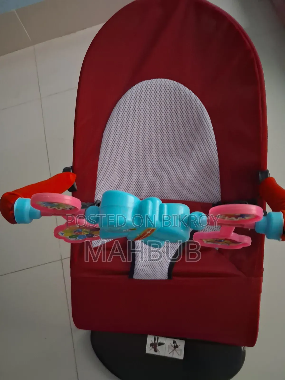 বেবী বাউন্সার শুয়ে থকার জন্য