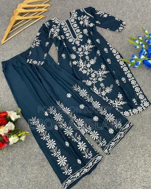 ২পিস।ফেব্রিক এর উপর এমব্রয়ডারি কাজ করে