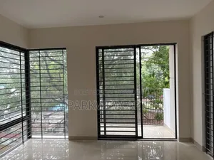 3-bedroom Apartment in Parkview South-facing for sale