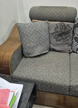 Four Seated Sofa Set With 4 Big Pillow 2 Small Pillow