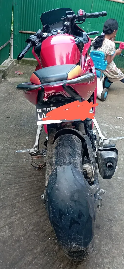 Hero Karizma XMR 210 2024 Red