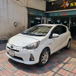 Toyota Aqua 2012 Pearl