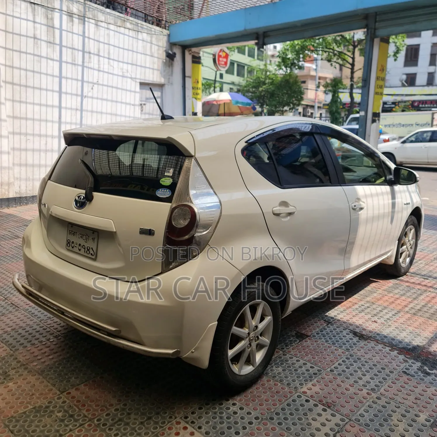 Toyota Aqua 2012 Pearl