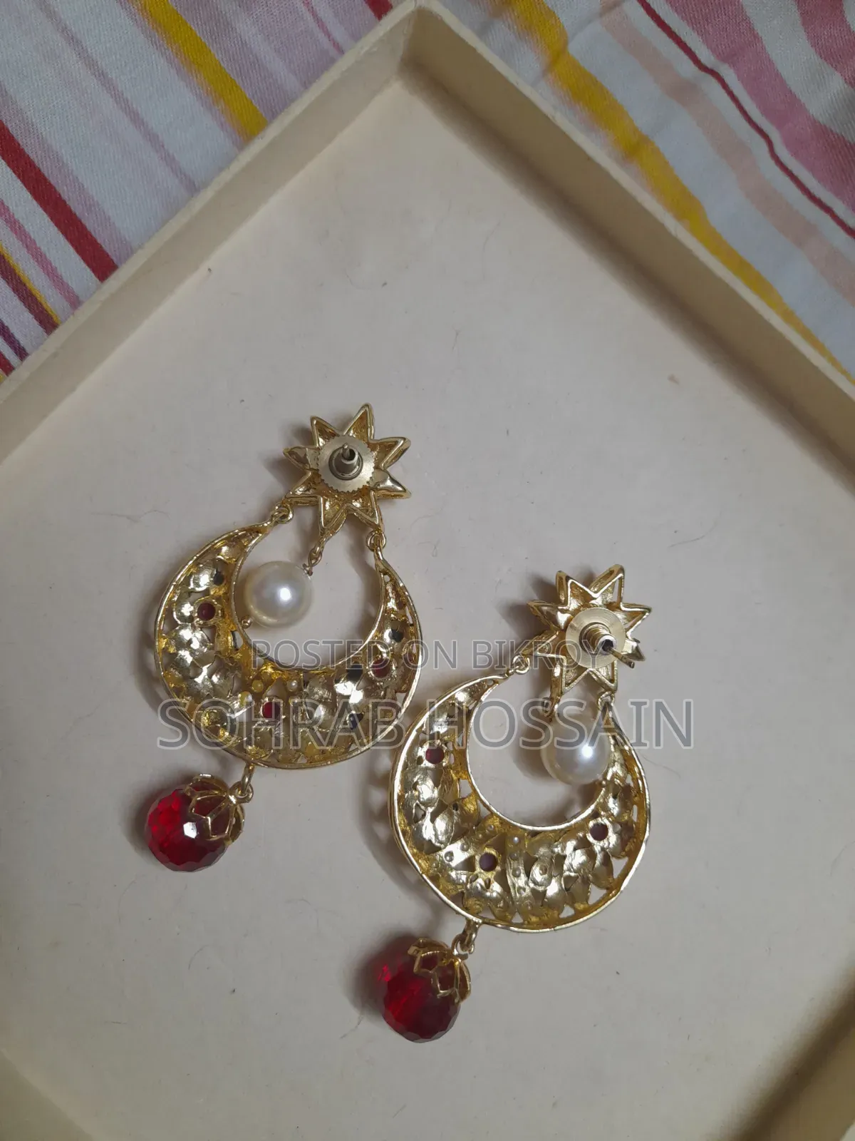 Antics Earring
