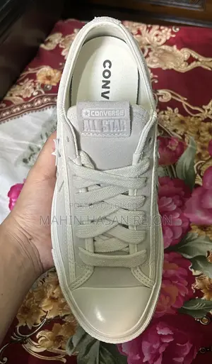 Original Converse Sneaker একদম নতুন। ইতালি থেকে কেনা