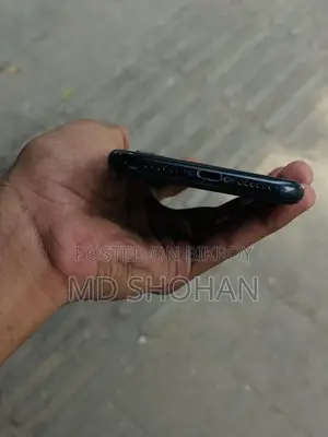 অ্যাপল এক্সআর ৬৪ জিবি ব্ল্যাক