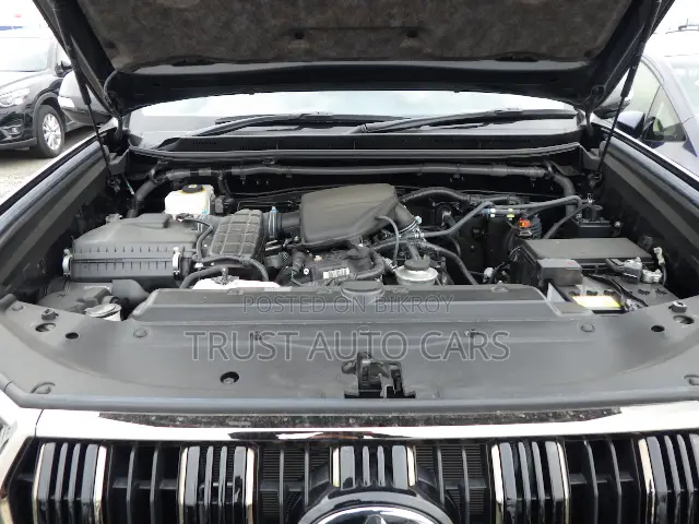 Toyota Land Cruiser Prado 2022 Black