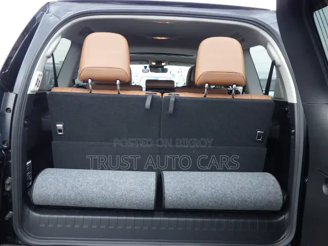 Toyota Land Cruiser Prado 2022 Black