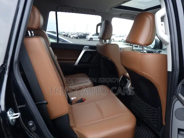 Toyota Land Cruiser Prado 2022 Black