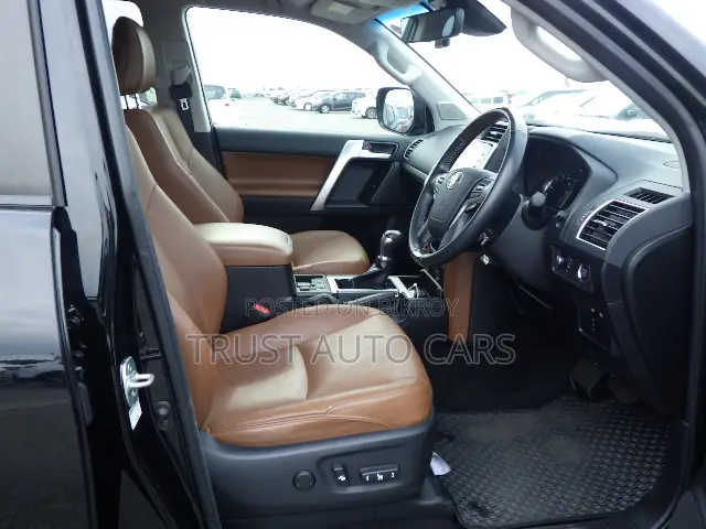 Toyota Land Cruiser Prado 2022 Black