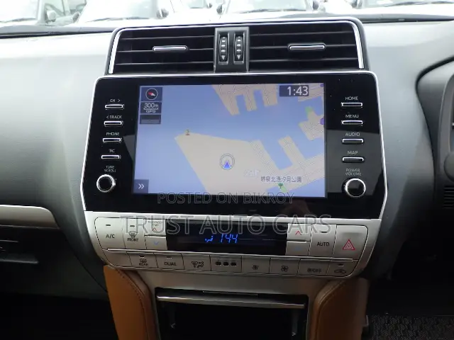 Toyota Land Cruiser Prado 2022 Black