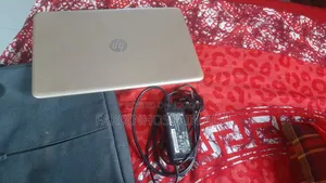 Laptop HP Pavilion 15 8GB Intel Core Ultra 5 HDD 1T