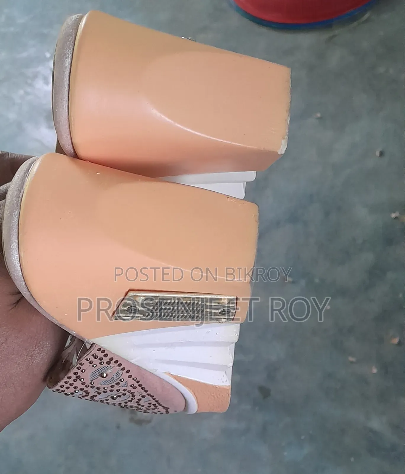 ফ্রেশ হাই হীল
