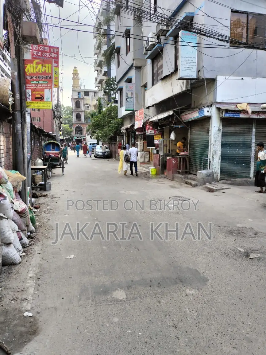 মনিপুরীপাড়া _ দোতলা বাড়িসহ দক্ষিণমুখী ২.৫ কাঠা প্লট বিক্রয়