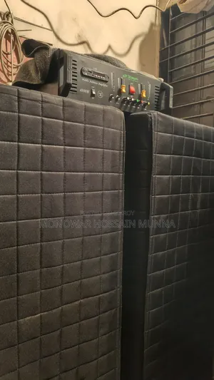 1 Pair JBL Speakers and 40 Transistor Amplifier