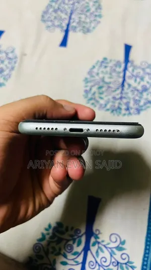 Apple iPhone 11 64 GB