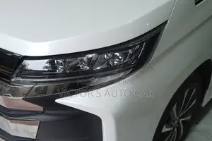 Toyota Noah 2023 White