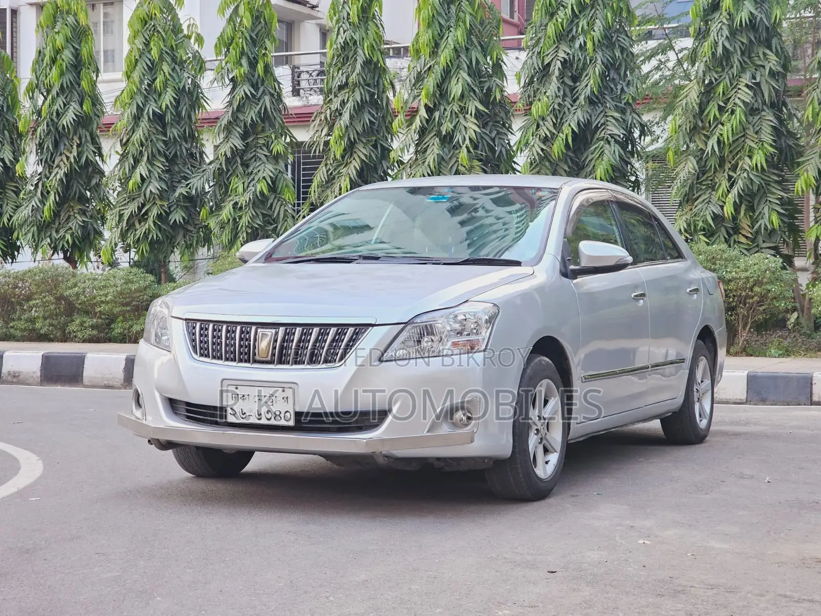 Toyota Premio 2012 Silver