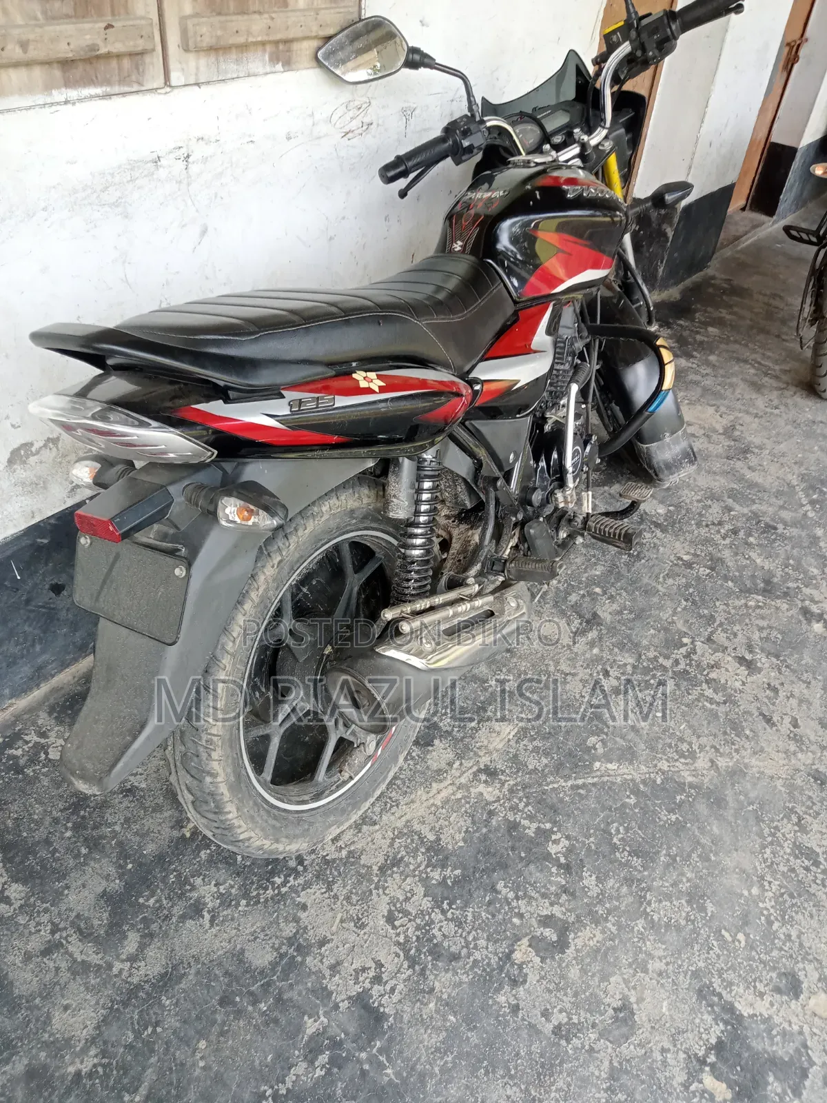 Bajaj Discover 125 2025 Black