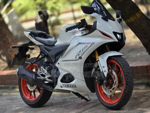 Yamaha R1 2023 White