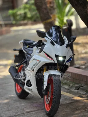 Yamaha R1 2023 White