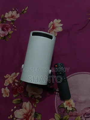 Projector + 120-inch Screen 2-16GB 1080p Resolution