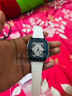 Curren ওয়াচ
