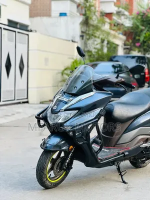 Suzuki Burgman 125 2024