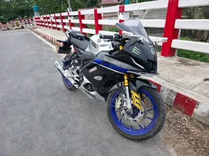 Yamaha 2025 Silver