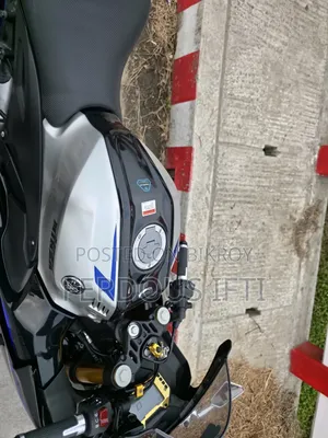 Yamaha 2025 Silver