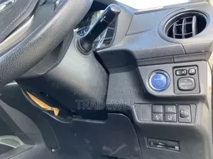 Toyota Axio 2021 Silver
