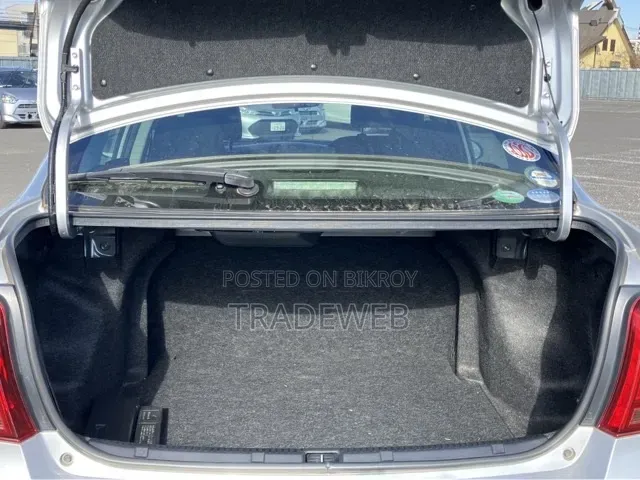 Toyota Axio 2021 Silver