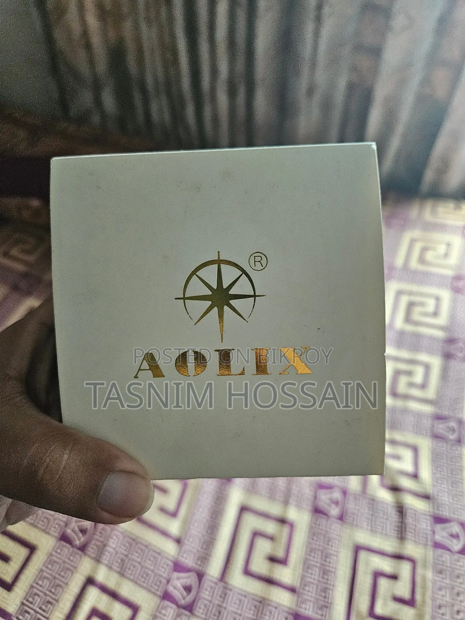 প্রায় নতুন ঘড়ি