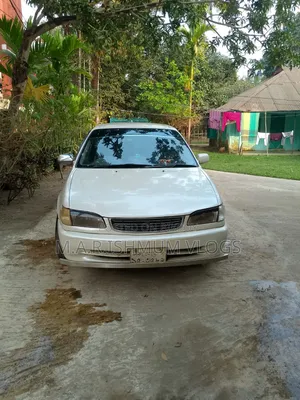 Toyota Corolla 1997 White
