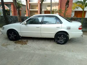Toyota Corolla 1997 White