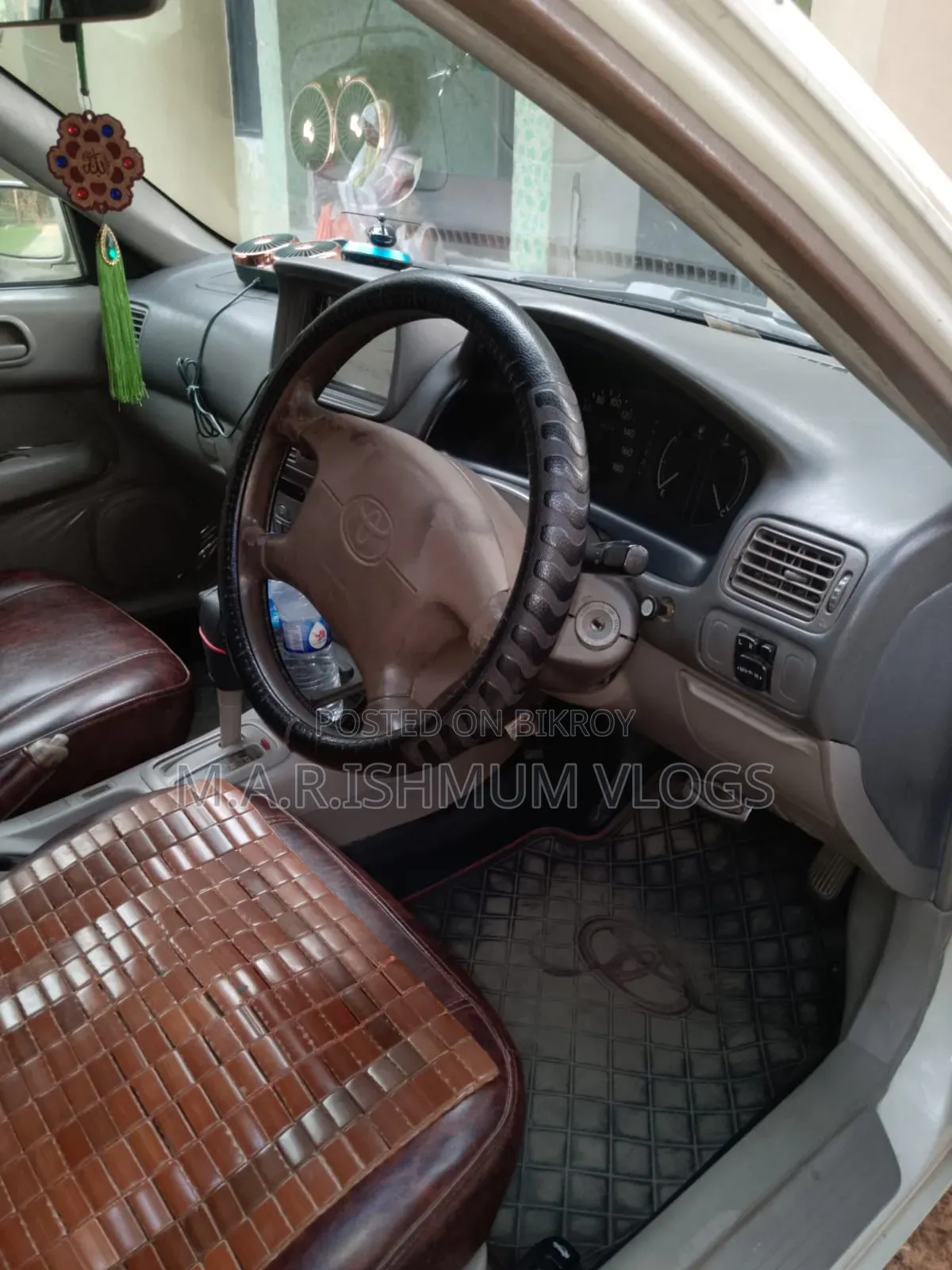 Toyota Corolla 1997 White