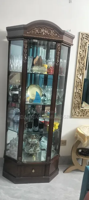 MDF Corner Showcase