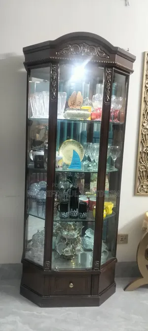 MDF Corner Showcase